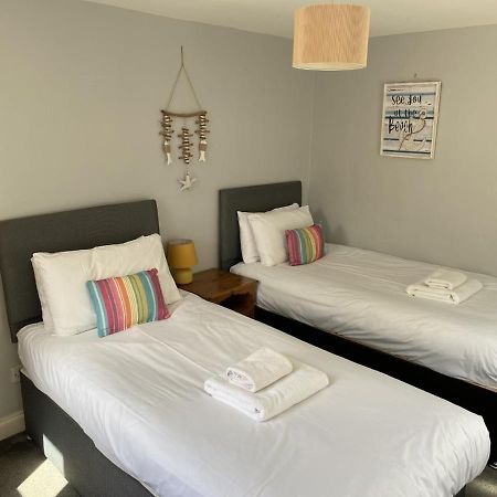 The Pier Inn Уитби Экстерьер фото